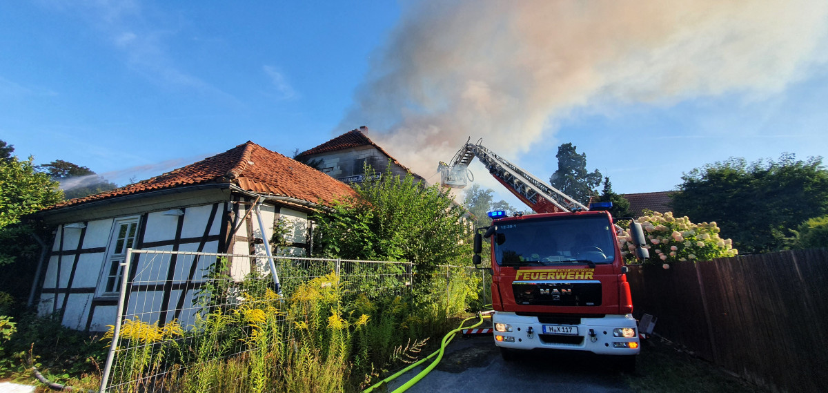 Blumenau: Feuer zerstört denkmalgeschütztes ehemaliges Gasthaus Blumenau